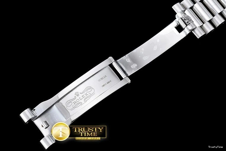 0203 RDD0206C – DayDate Trendsetting 670